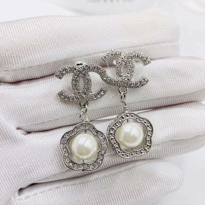 Chanel Luxury Womens Earrings