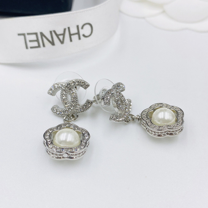 Chanel Luxury Womens Earrings