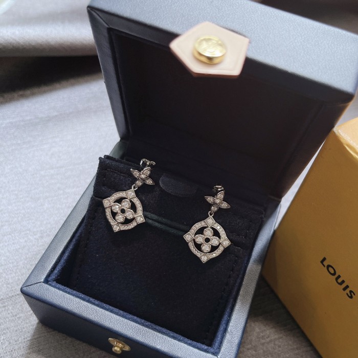 Louis Vuitton Luxury Womens Earrings
