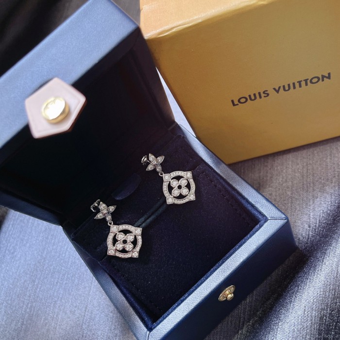 Louis Vuitton Luxury Womens Earrings