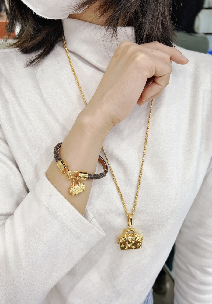 Louis Vuitton Luxury Womens Necklace