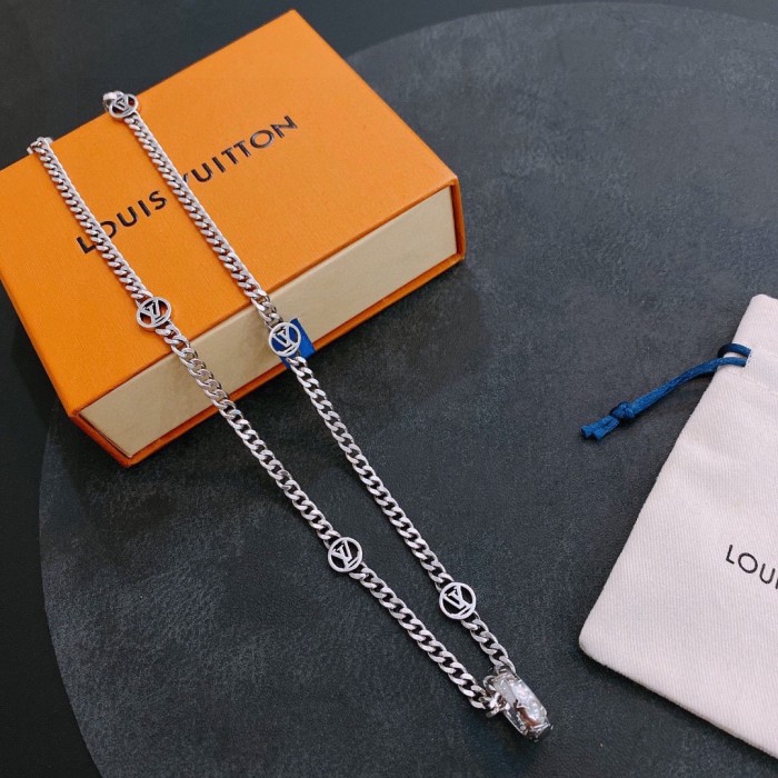 Louis Vuitton Luxury Men Womens Necklace