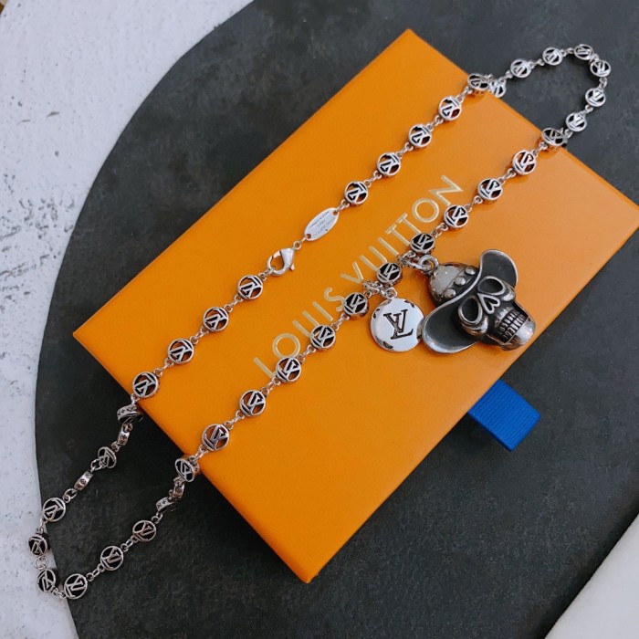 Louis Vuitton Luxury Men Womens Necklace