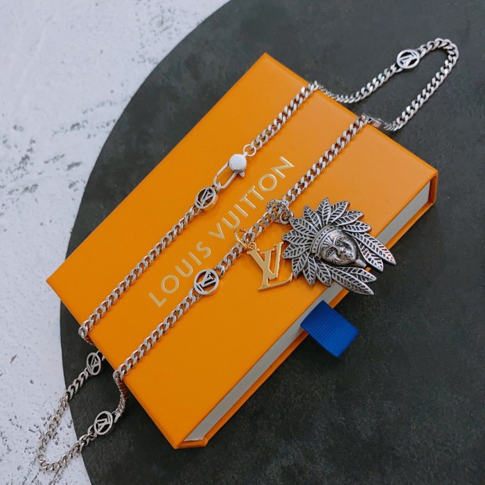 Louis Vuitton Luxury Men Womens Necklace