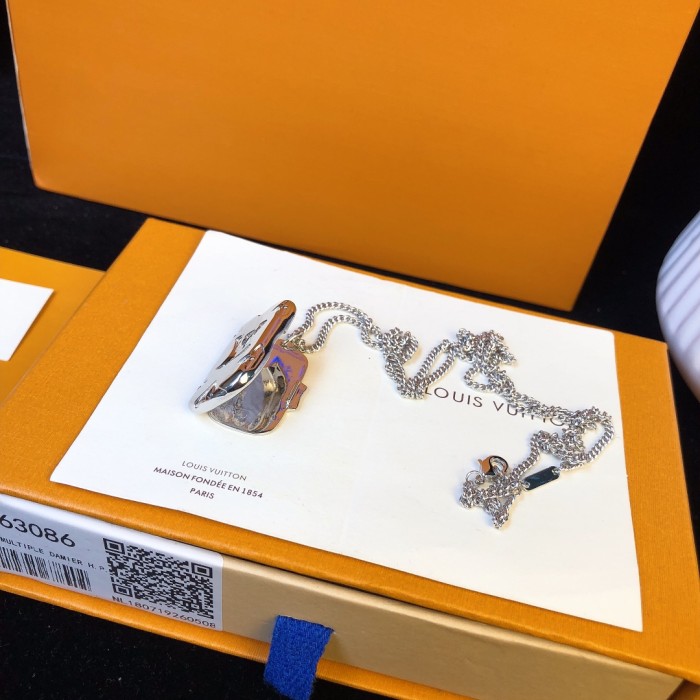 Louis Vuitton Luxury Men Womens Necklace