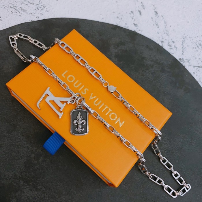 Louis Vuitton Luxury Men Womens Necklace