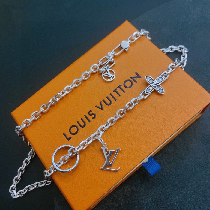 Louis Vuitton Luxury Men Womens Necklace