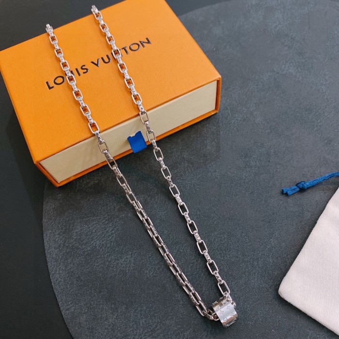 Louis Vuitton Luxury Men Womens Necklace
