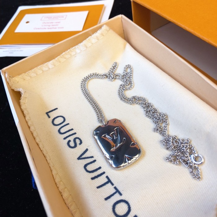 Louis Vuitton Luxury Men Womens Necklace
