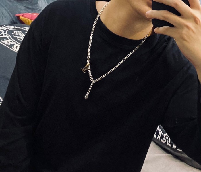 Louis Vuitton Luxury Men Womens Necklace