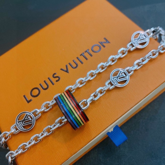 Louis Vuitton Luxury Men Womens Necklace