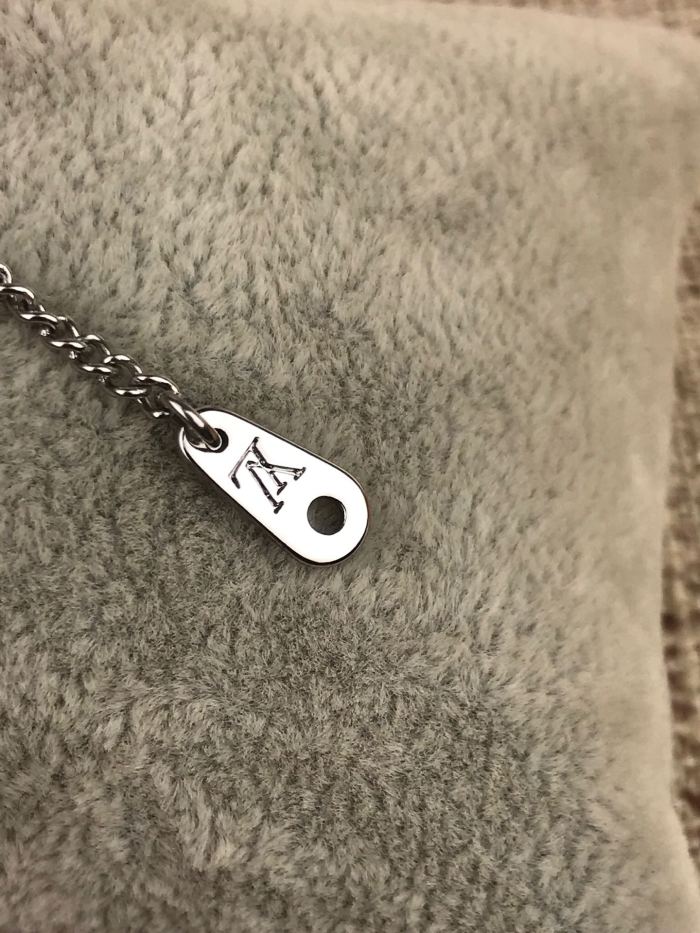 Louis Vuitton Luxury Men Womens Necklace Monogram Eclipse Charms Necklace M63641