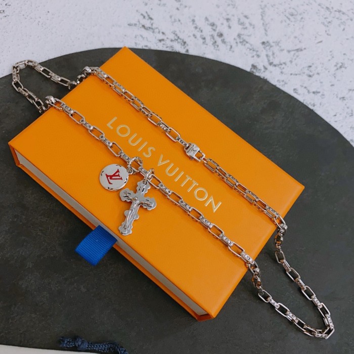 Louis Vuitton Luxury Men Womens Necklace