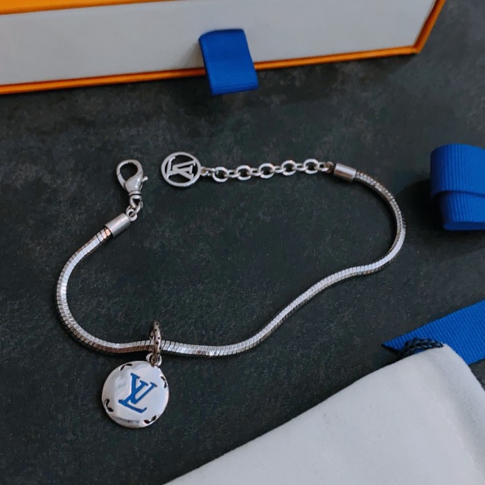 Louis Vuitton Luxury Men Womens Necklace
