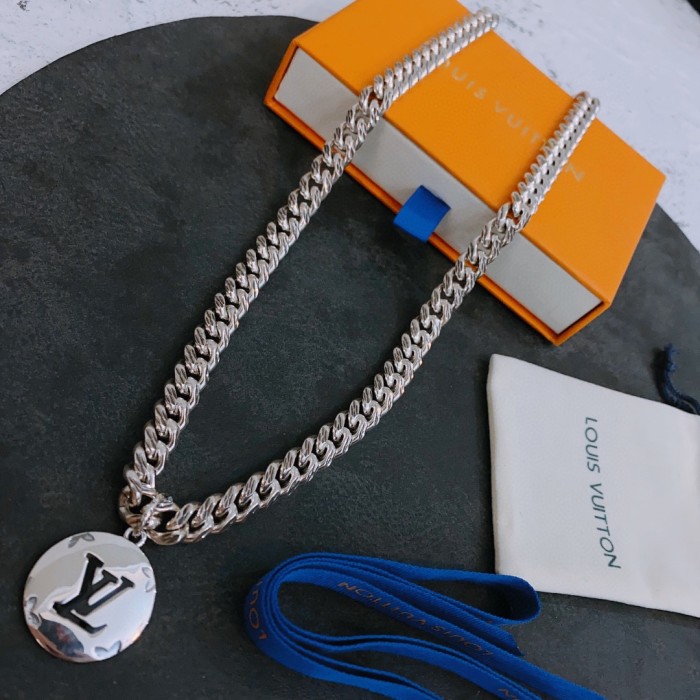 Louis Vuitton Luxury Men Womens Necklace