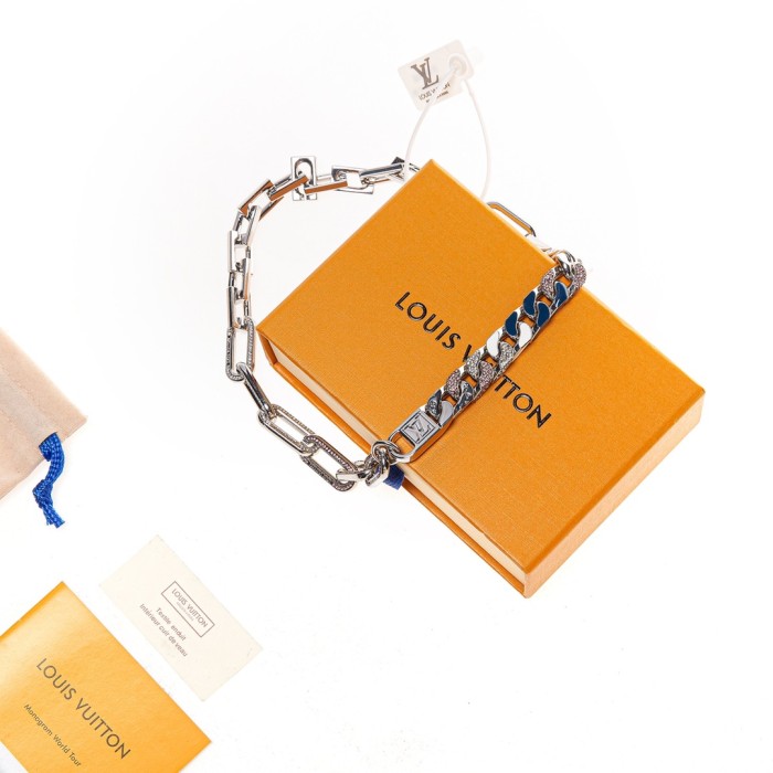 Louis Vuitton Luxury Womens Necklace
