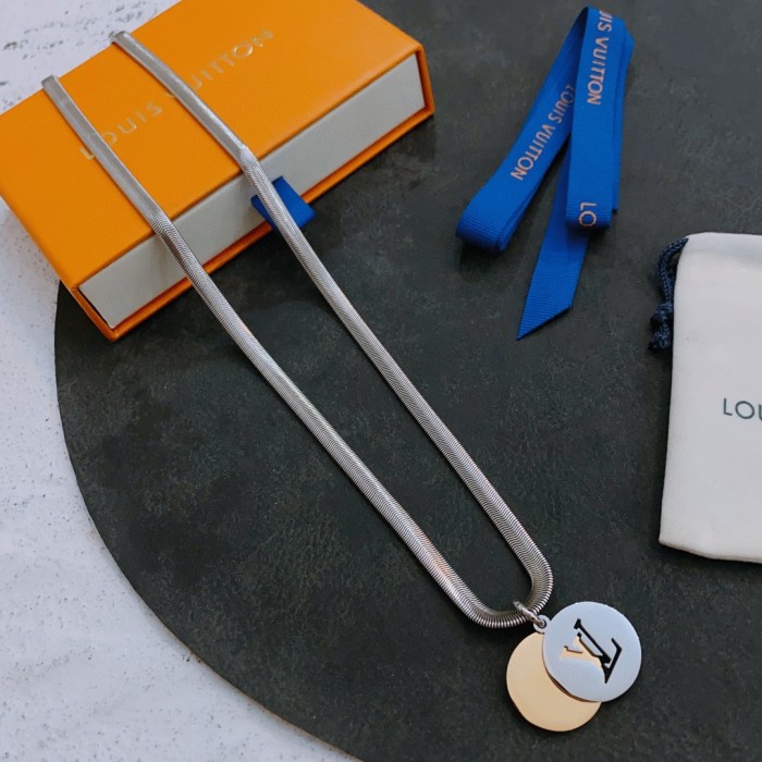 Louis Vuitton Luxury Men Womens Necklace