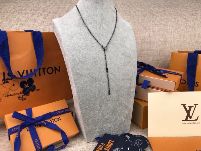 Louis Vuitton Luxury Men Womens Necklace