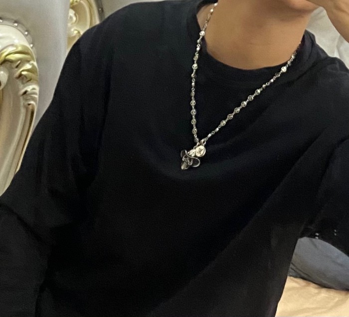 Louis Vuitton Luxury Men Womens Necklace