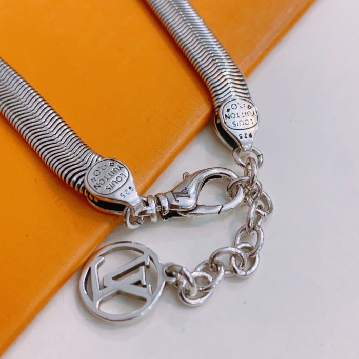 Louis Vuitton Luxury Men Womens Necklace