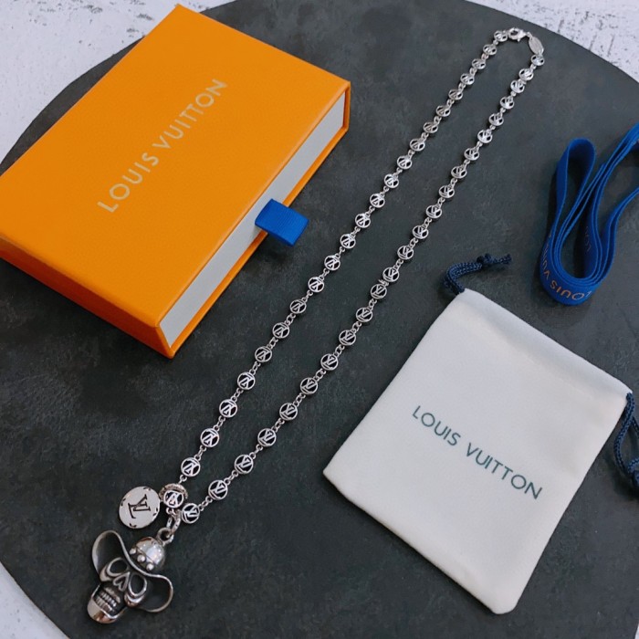 Louis Vuitton Luxury Men Womens Necklace