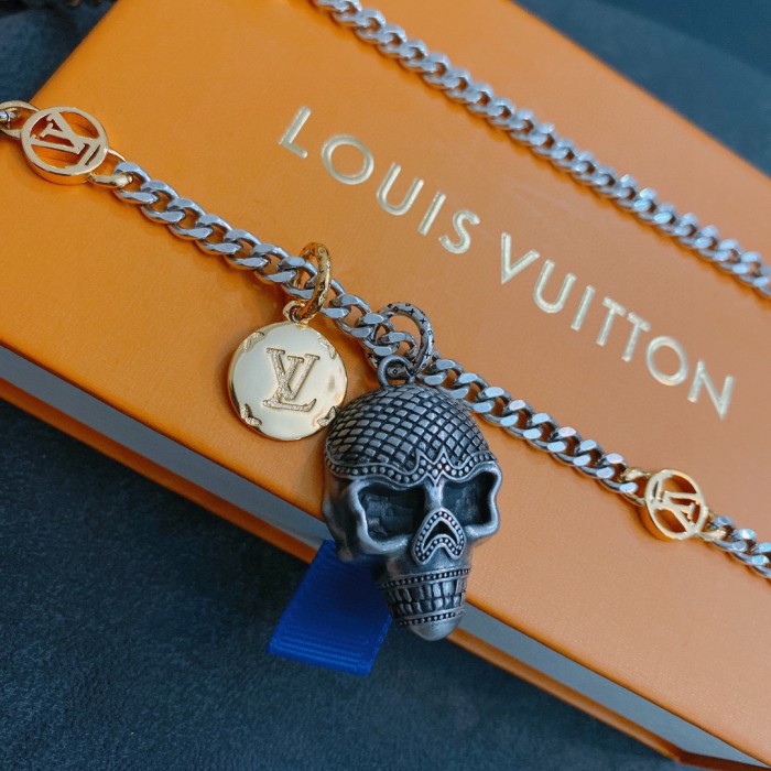 Louis Vuitton Luxury Men Womens Necklace