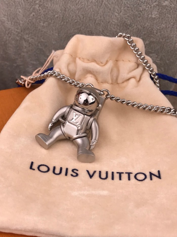 Louis Vuitton Luxury Men Womens Necklace