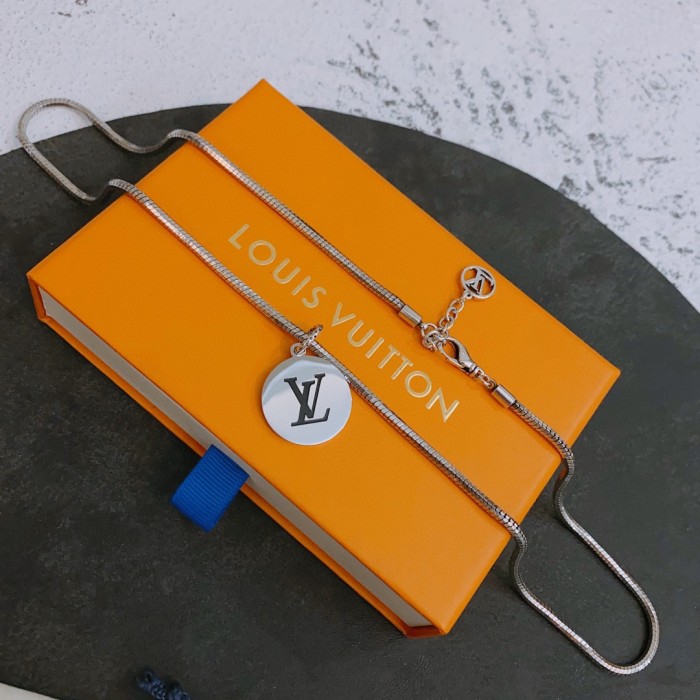 Louis Vuitton Luxury Men Womens Necklace