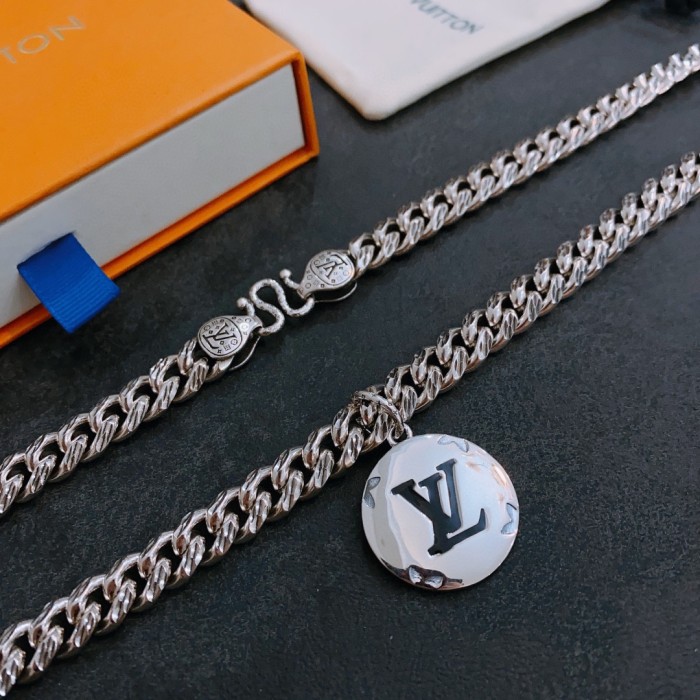 Louis Vuitton Luxury Men Womens Necklace