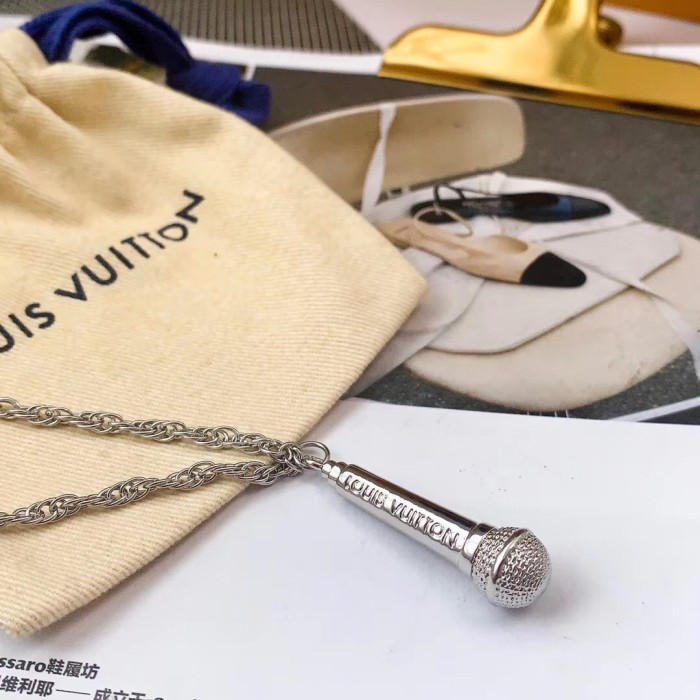 Louis Vuitton Luxury Men Womens Necklace