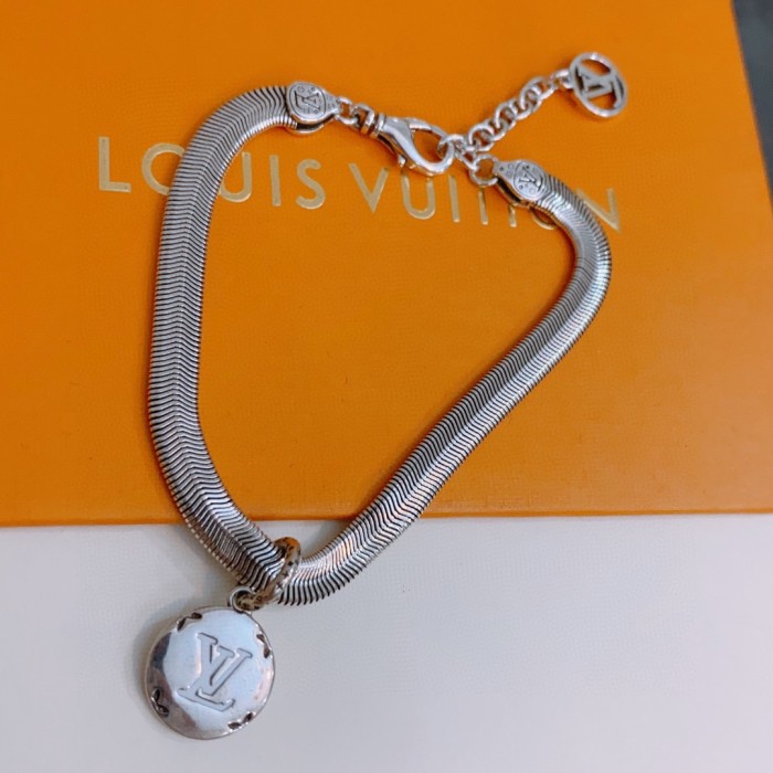 Louis Vuitton Luxury Men Womens Necklace