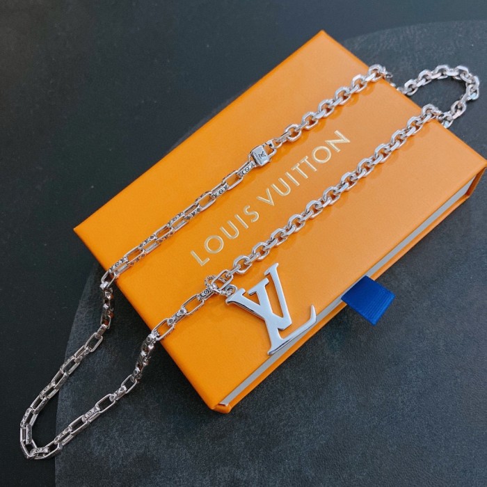 Louis Vuitton Luxury Men Womens Necklace