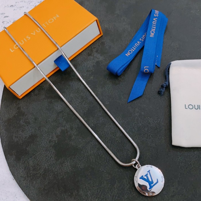 Louis Vuitton Luxury Men Womens Necklace