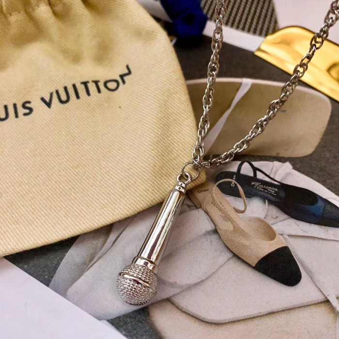 Louis Vuitton Luxury Men Womens Necklace