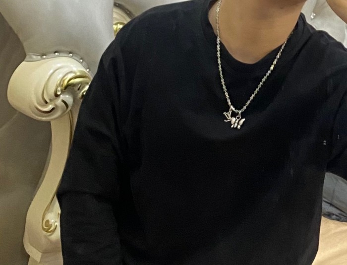 Louis Vuitton Luxury Men Womens Necklace