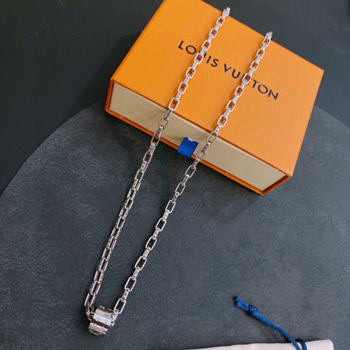 Louis Vuitton Luxury Men Womens Necklace