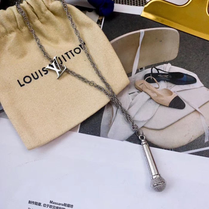 Louis Vuitton Luxury Men Womens Necklace
