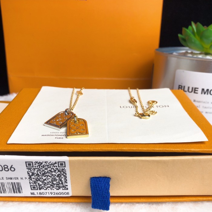 Louis Vuitton Luxury Men Womens Necklace