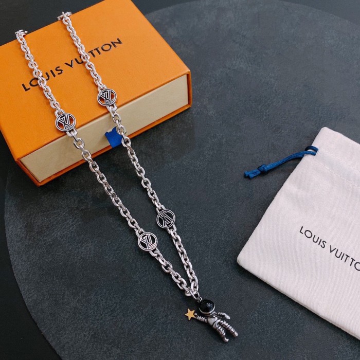 Louis Vuitton Luxury Men Womens Necklace