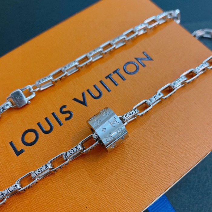 Louis Vuitton Luxury Men Womens Necklace