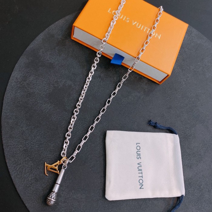 Louis Vuitton Luxury Men Womens Necklace
