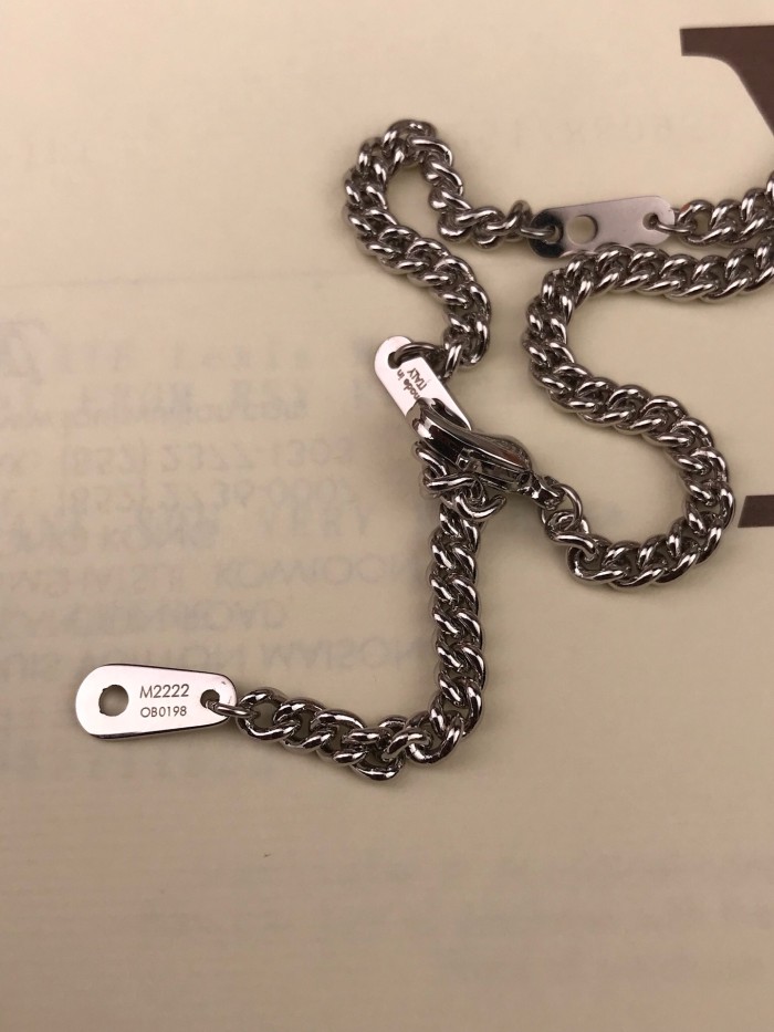 Louis Vuitton Luxury Men Womens Necklace