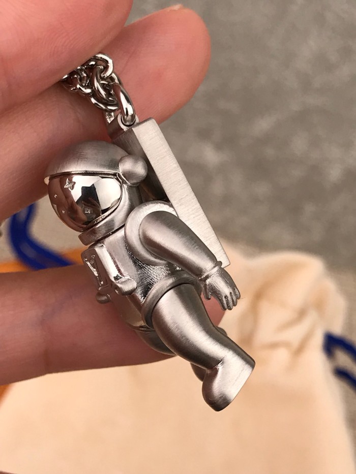 Louis Vuitton Luxury Men Womens Necklace