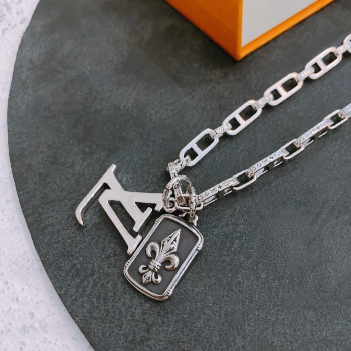 Louis Vuitton Luxury Men Womens Necklace