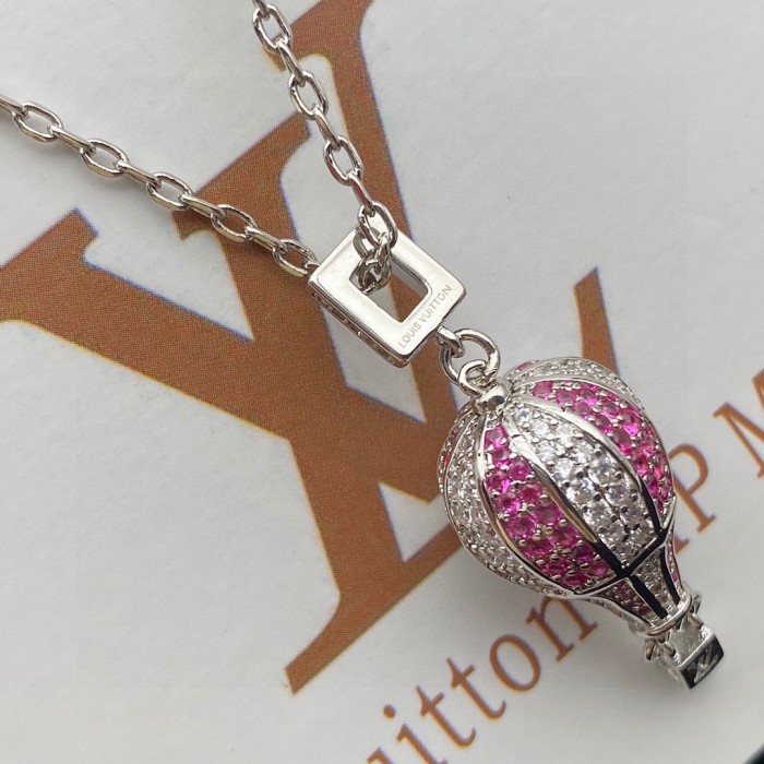 Louis Vuitton Luxury Men Womens Necklace