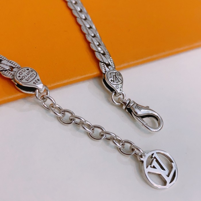Louis Vuitton Luxury Men Womens Necklace
