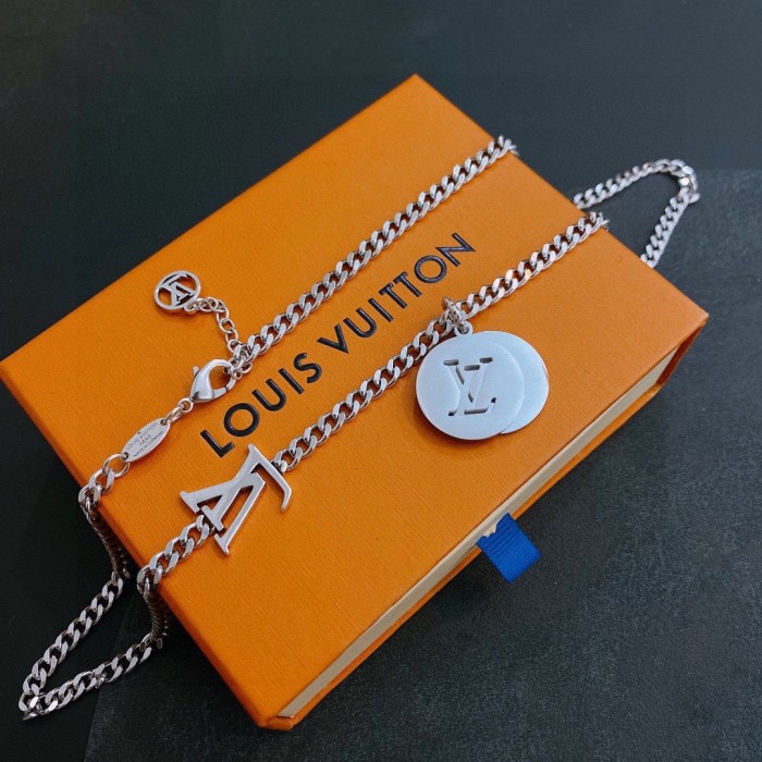 Louis Vuitton Luxury Men Womens Necklace