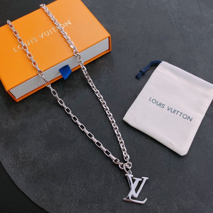 Louis Vuitton Luxury Men Womens Necklace