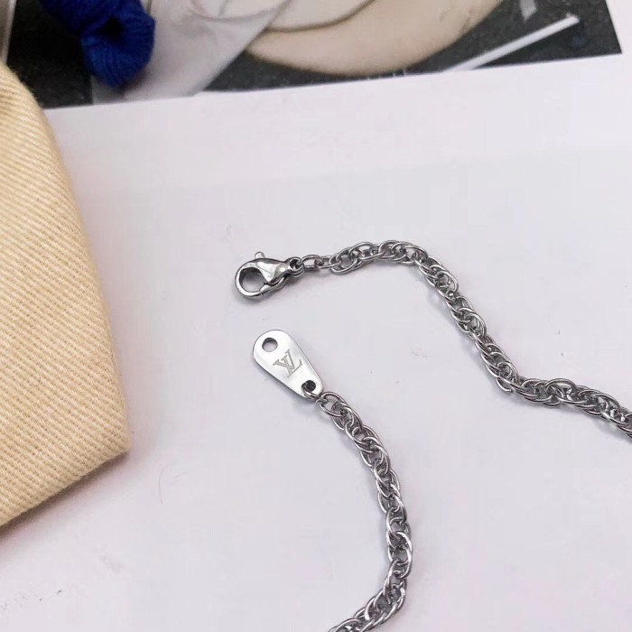 Louis Vuitton Luxury Men Womens Necklace