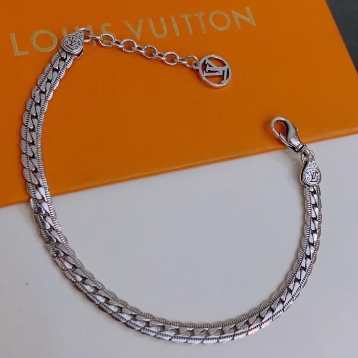 Louis Vuitton Luxury Men Womens Necklace